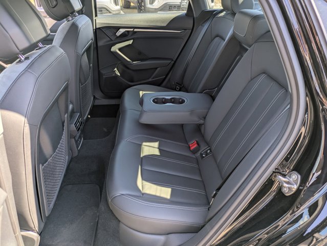 Vehicle image 21 of 27