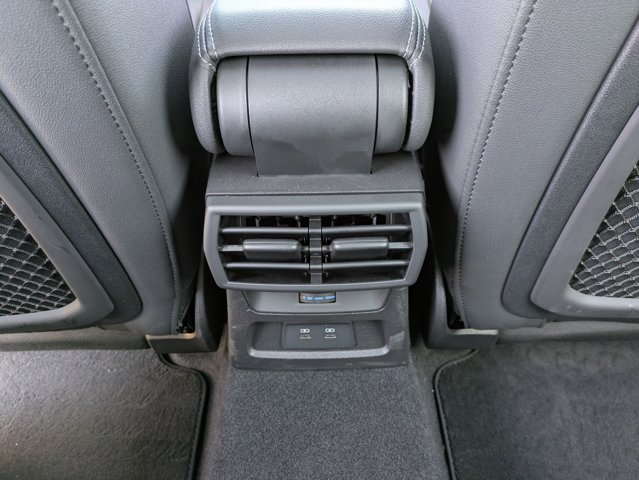 Vehicle image 20 of 27