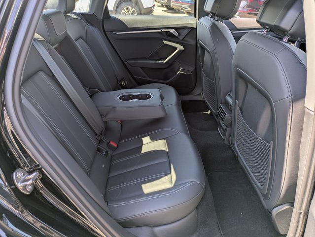Vehicle image 23 of 27