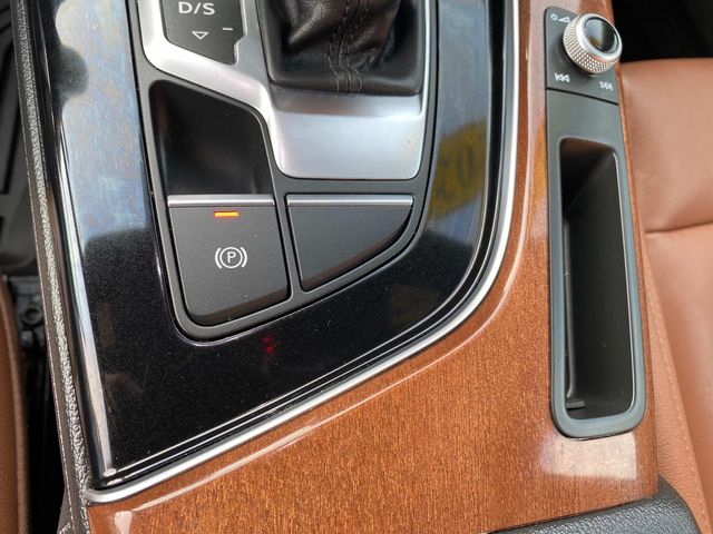 Vehicle image 34 of 35
