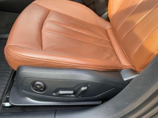 Vehicle image 22 of 35