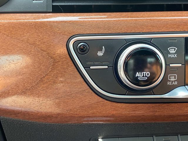 Vehicle image 32 of 35