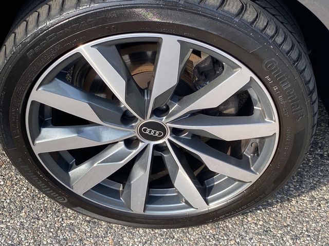 Vehicle image 25 of 35