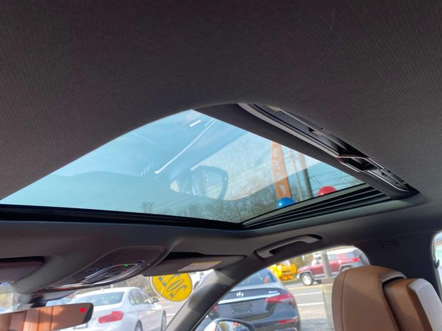 Vehicle image 11 of 35
