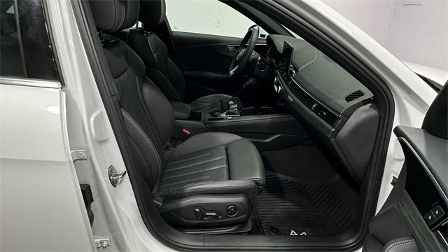 Vehicle image 9 of 31