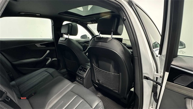 Vehicle image 13 of 31