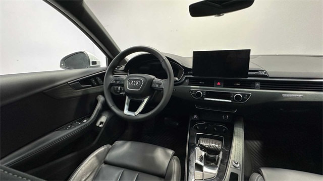Vehicle image 15 of 31