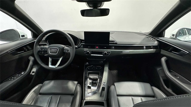 Vehicle image 14 of 31