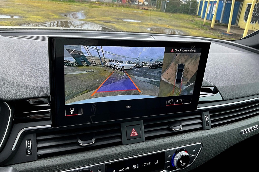Vehicle image 28 of 33