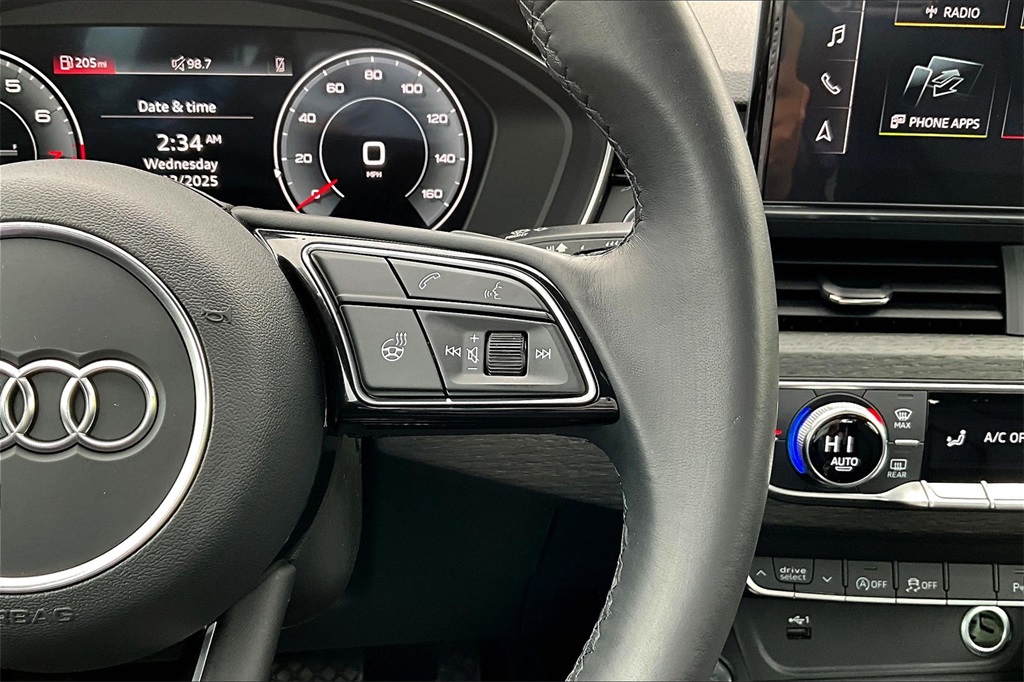Vehicle image 24 of 33
