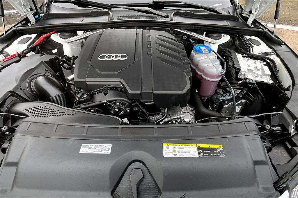 Vehicle image 29 of 33