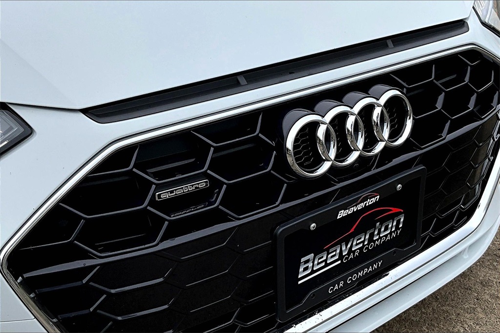 Vehicle image 31 of 33