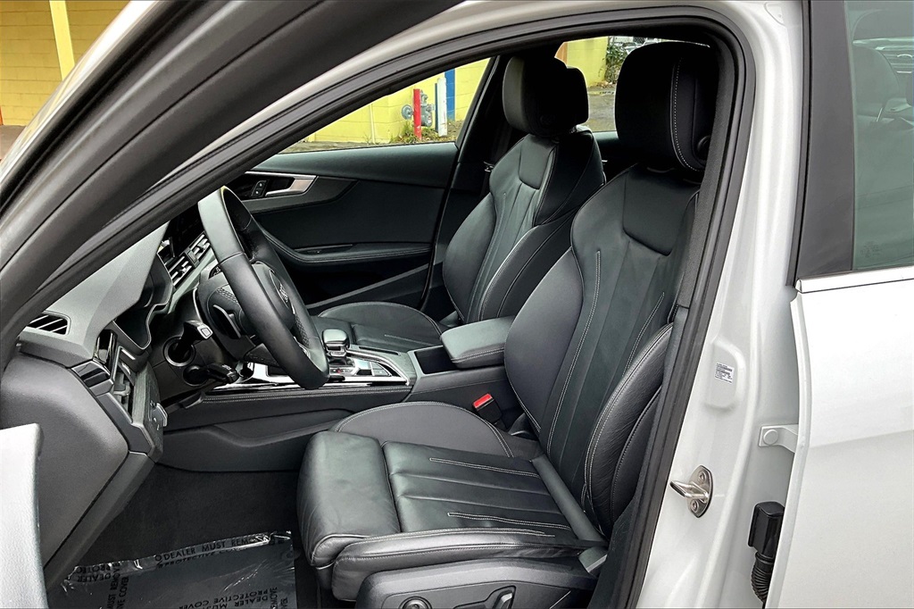 Vehicle image 9 of 33