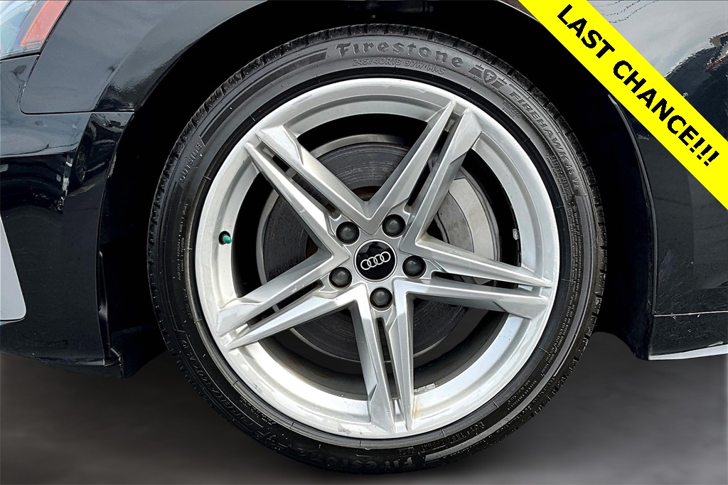 Vehicle image 10 of 35