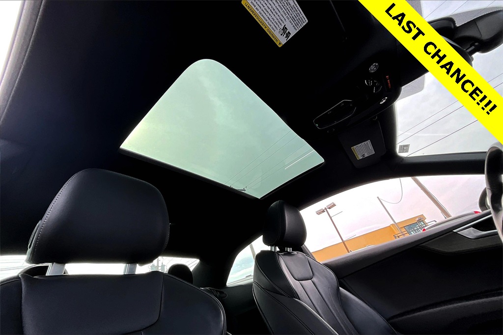 Vehicle image 21 of 35