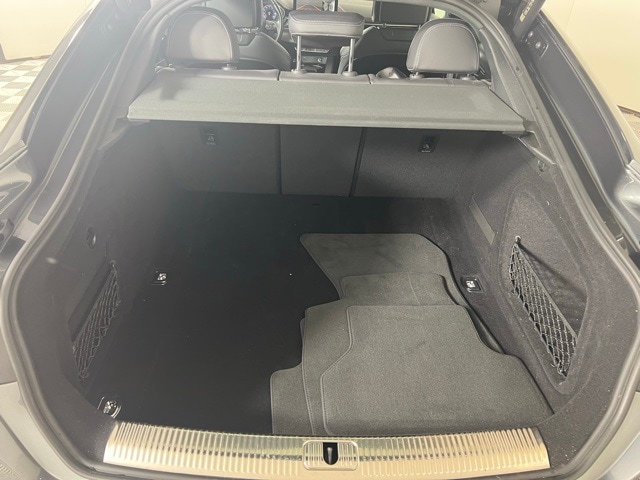 Vehicle image 11 of 29