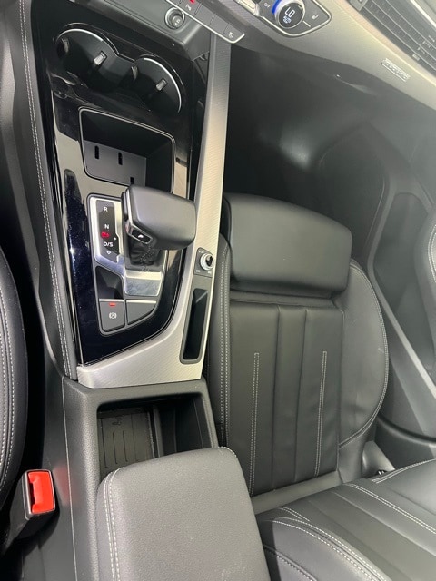 Vehicle image 15 of 29