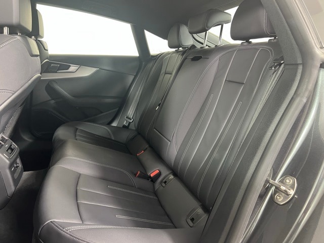 Vehicle image 13 of 29