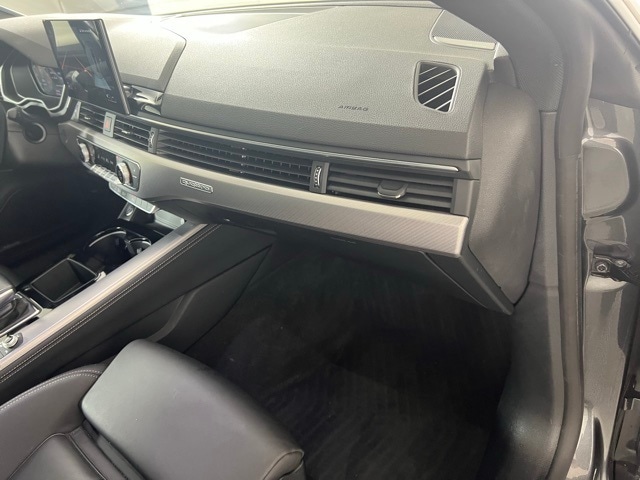 Vehicle image 19 of 29