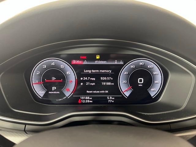 Vehicle image 21 of 29