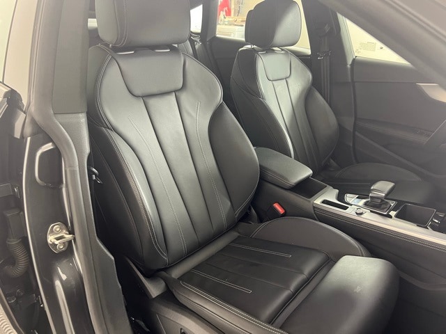 Vehicle image 12 of 29