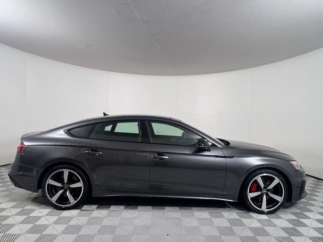 Vehicle image 3 of 29