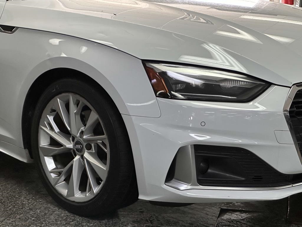 Vehicle image 10 of 33