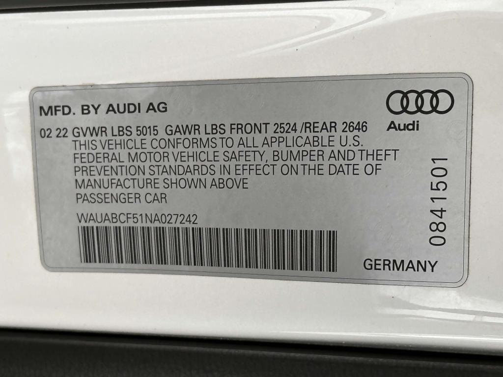 Vehicle image 25 of 33