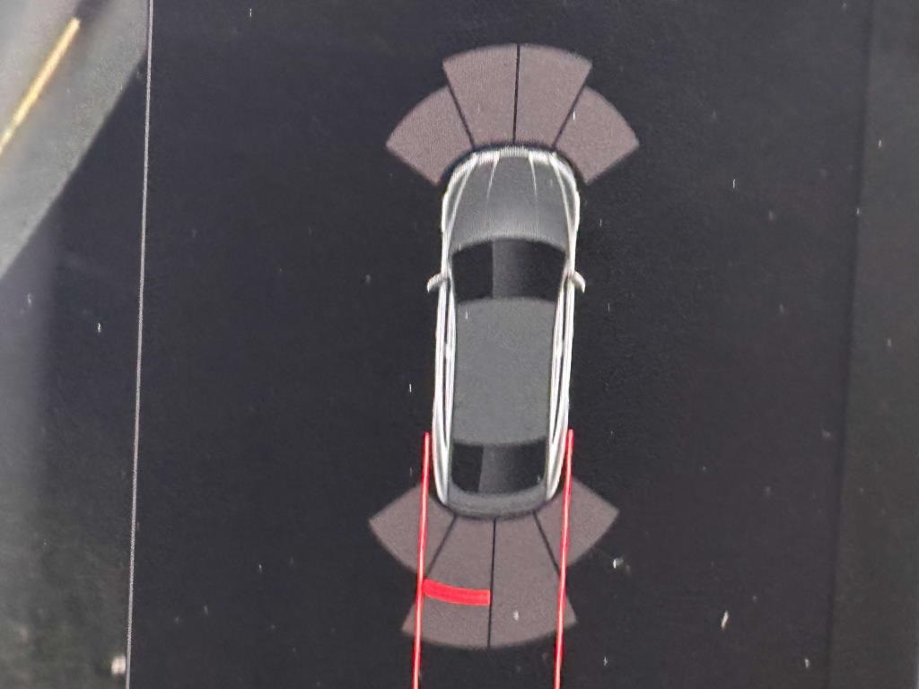 Vehicle image 24 of 33