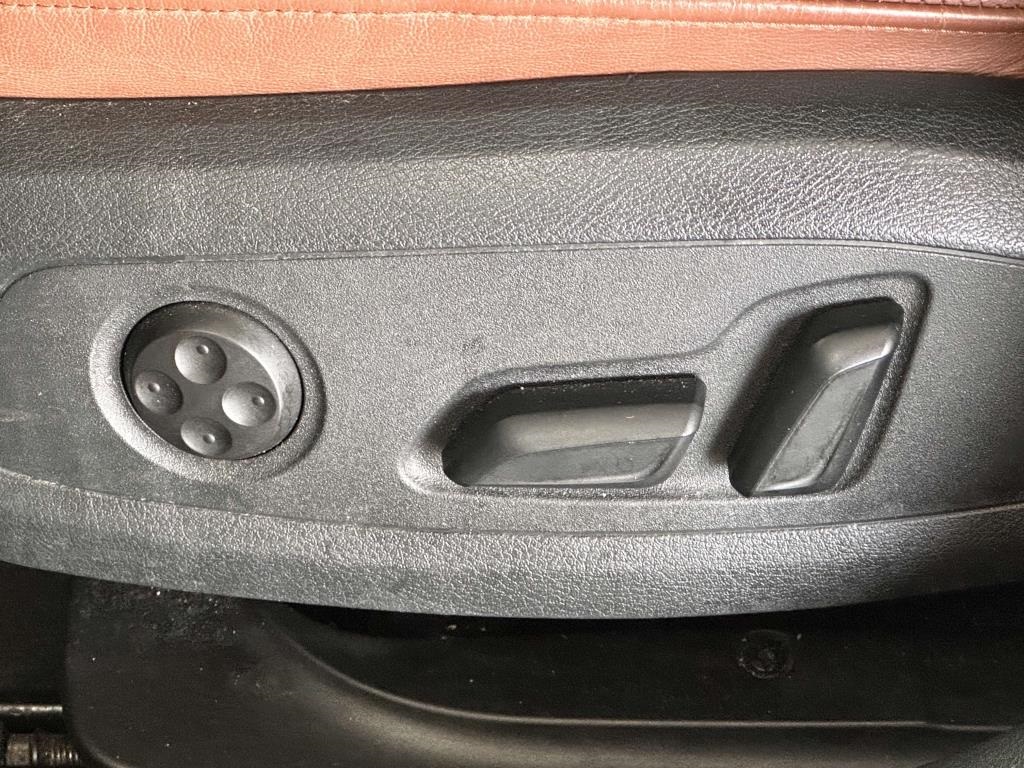 Vehicle image 29 of 33