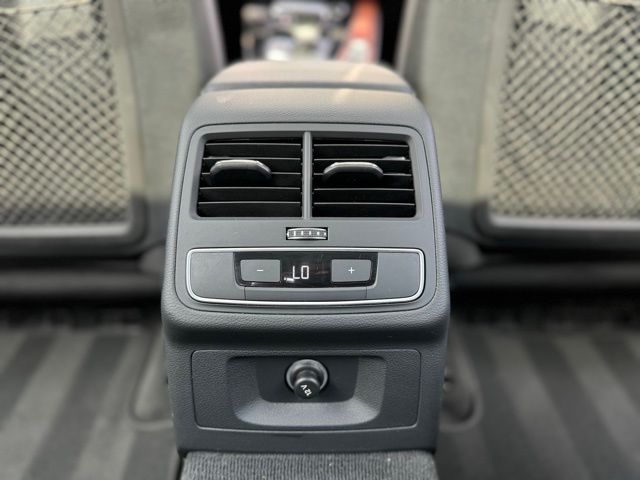 Vehicle image 24 of 26