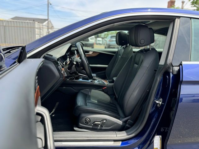 Vehicle image 10 of 26