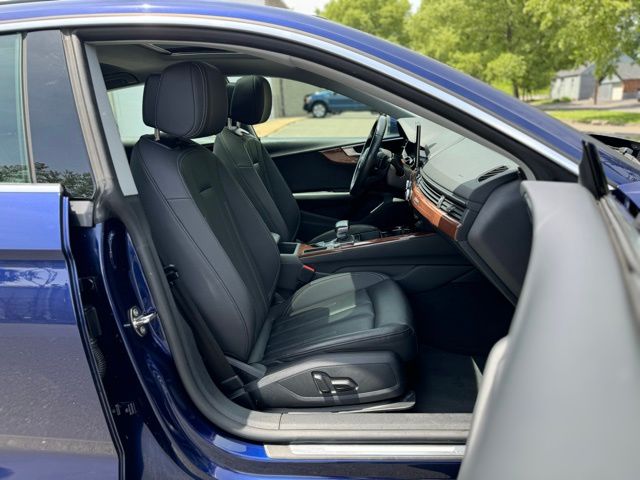 Vehicle image 11 of 26