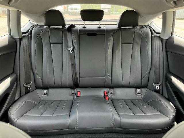 Vehicle image 23 of 26