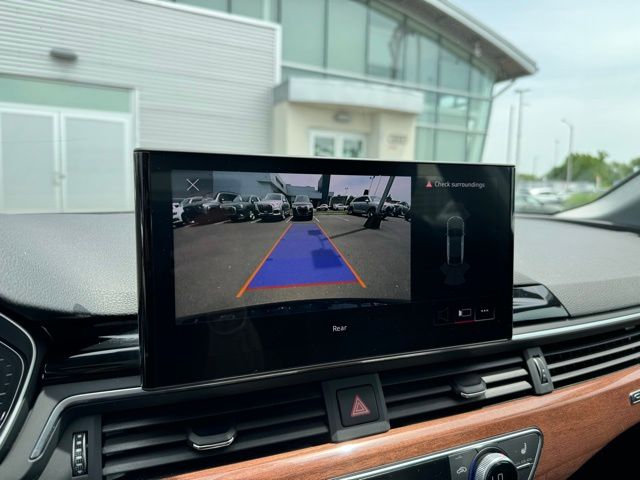 Vehicle image 22 of 26