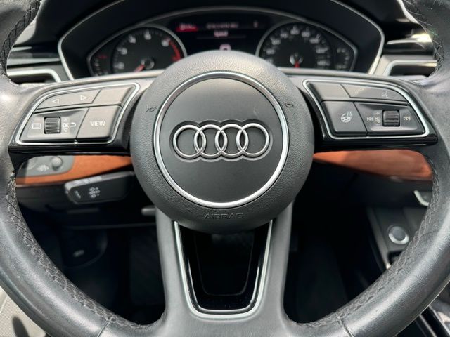 Vehicle image 15 of 26