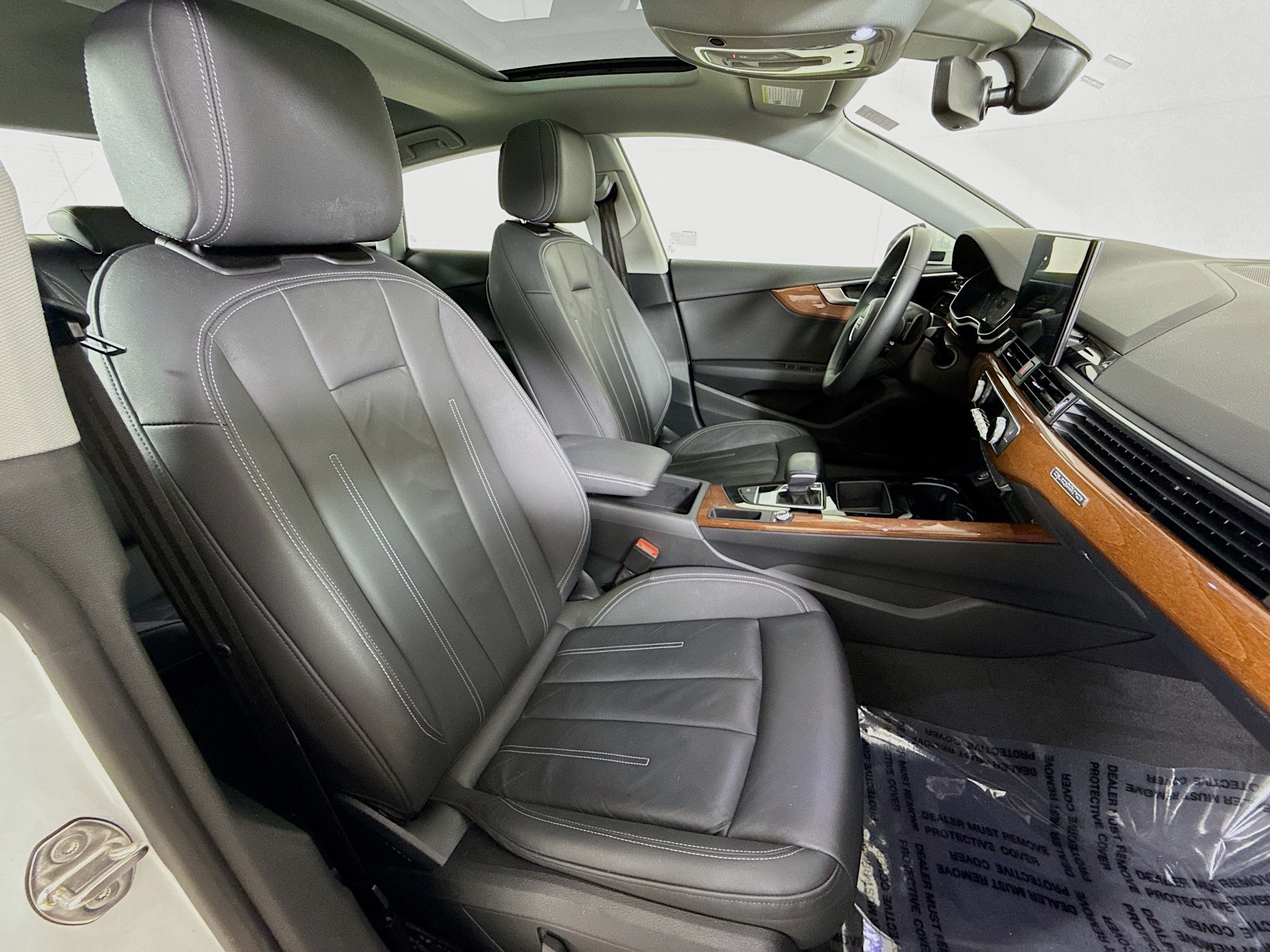 Vehicle image 26 of 39