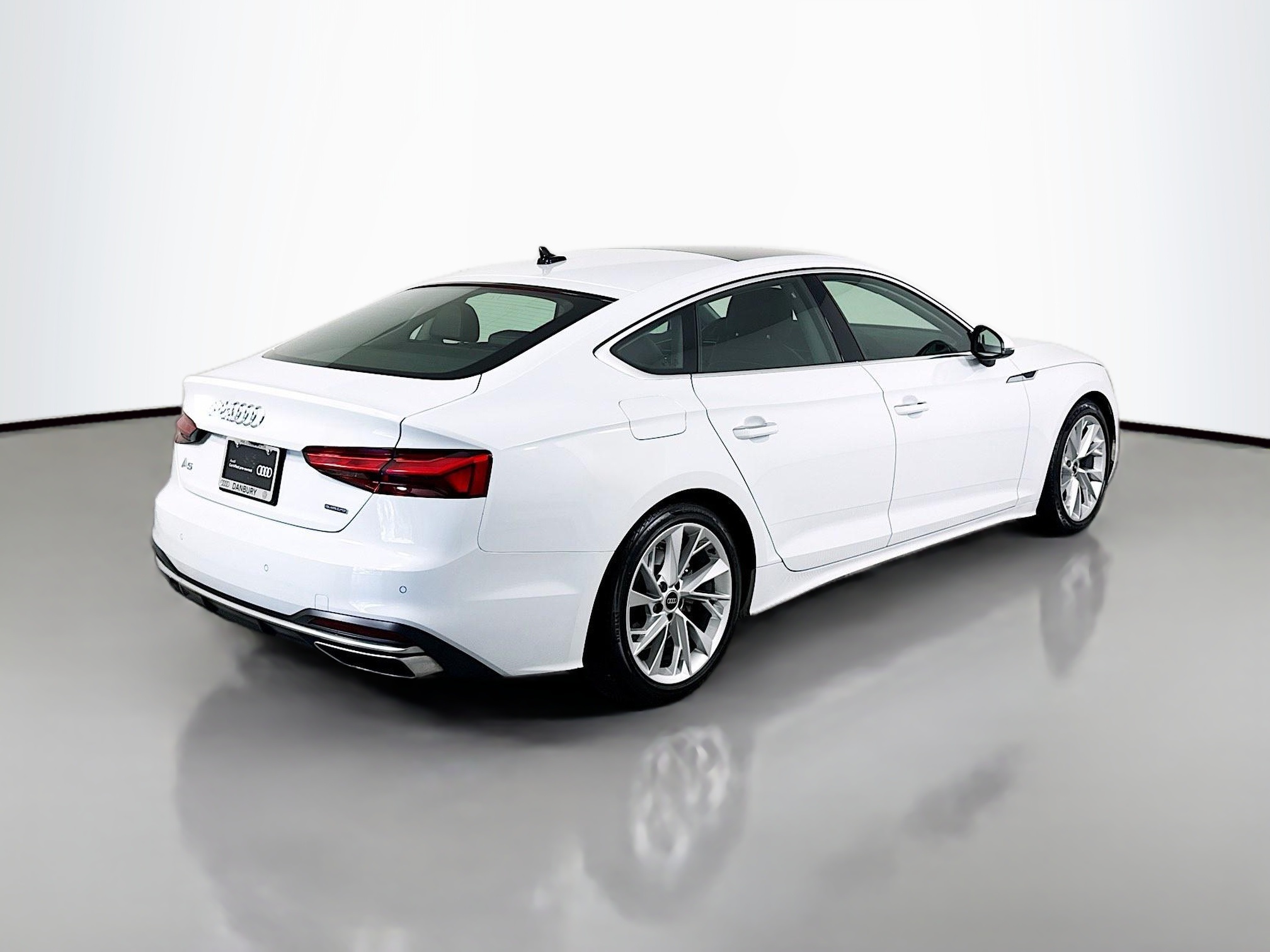 Vehicle image 5 of 39
