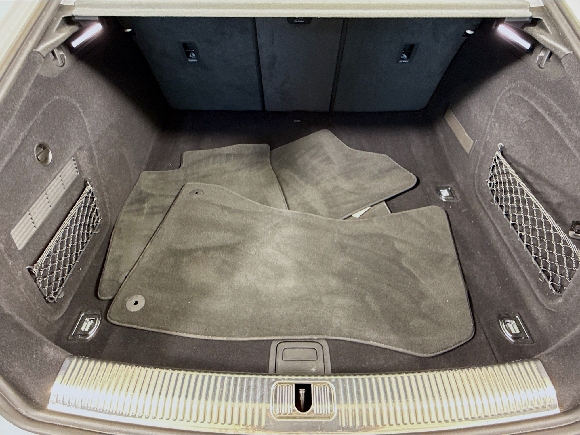 Vehicle image 24 of 39