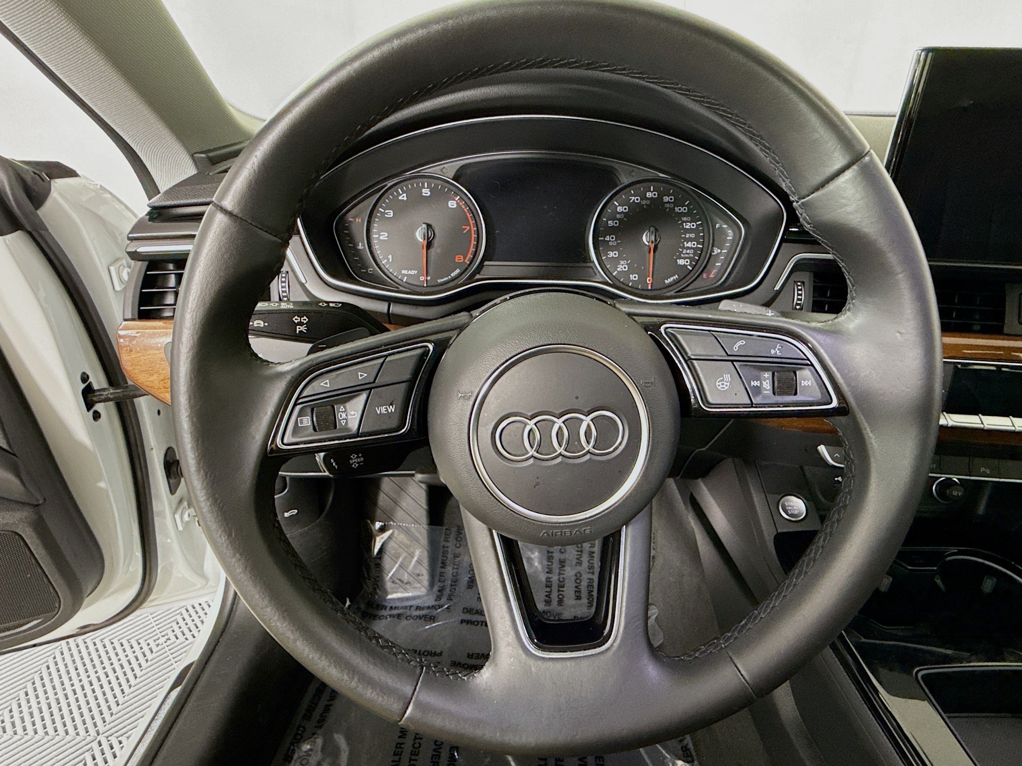 Vehicle image 14 of 39