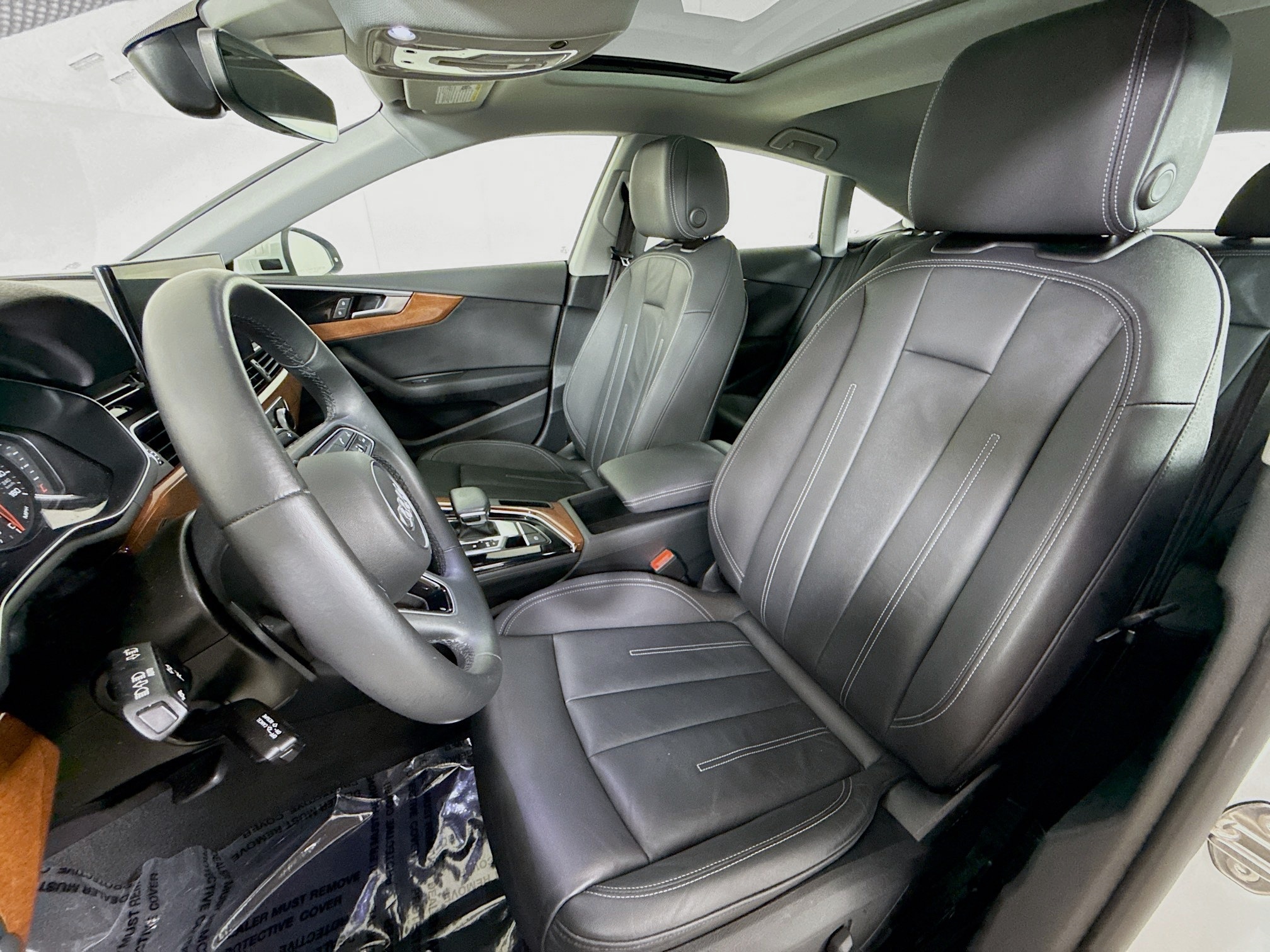 Vehicle image 10 of 39
