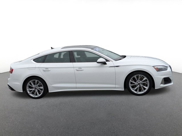 Vehicle image 4 of 29