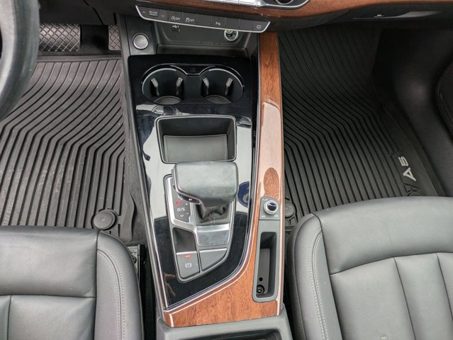 Vehicle image 21 of 29
