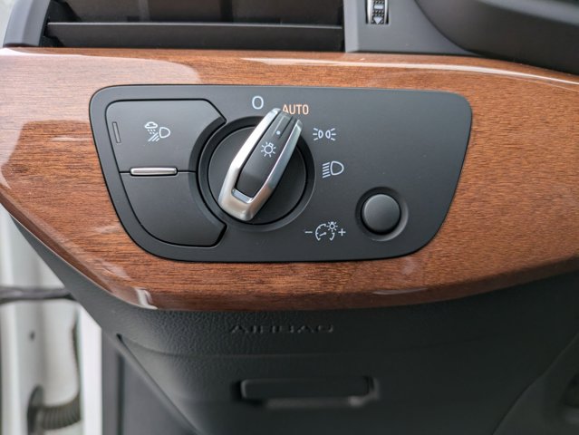 Vehicle image 22 of 29
