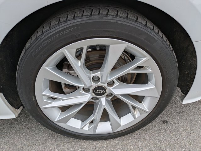 Vehicle image 8 of 29