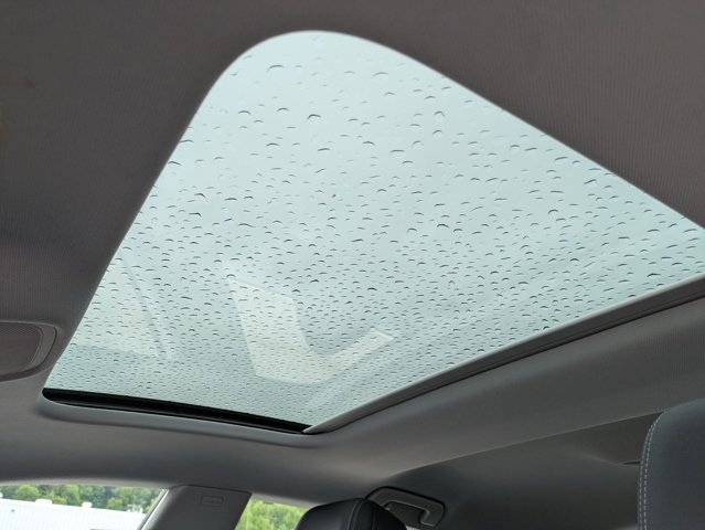 Vehicle image 27 of 29