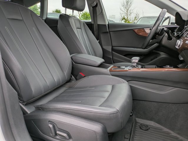 Vehicle image 10 of 29
