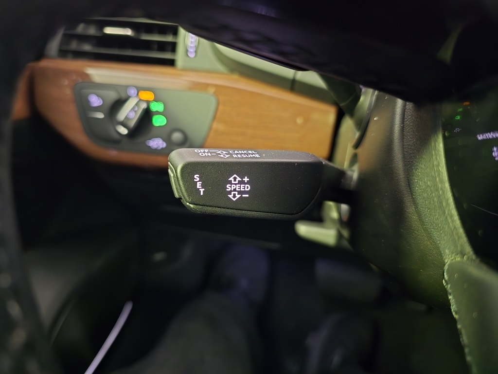 Vehicle image 20 of 29
