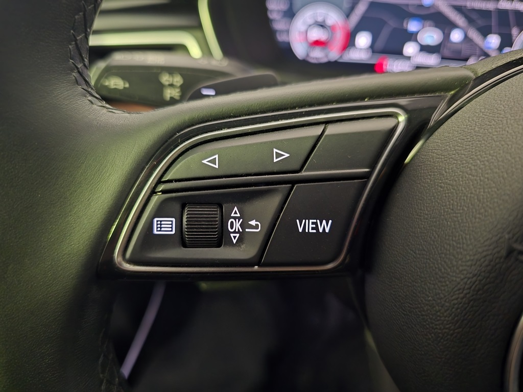 Vehicle image 21 of 29