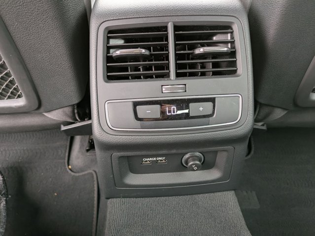 Vehicle image 23 of 28